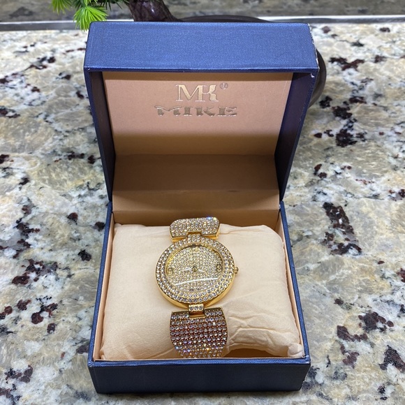 Mk Mike Woman Watch, goldtone plate,Links can not be removed , crystal - Picture 3 of 13